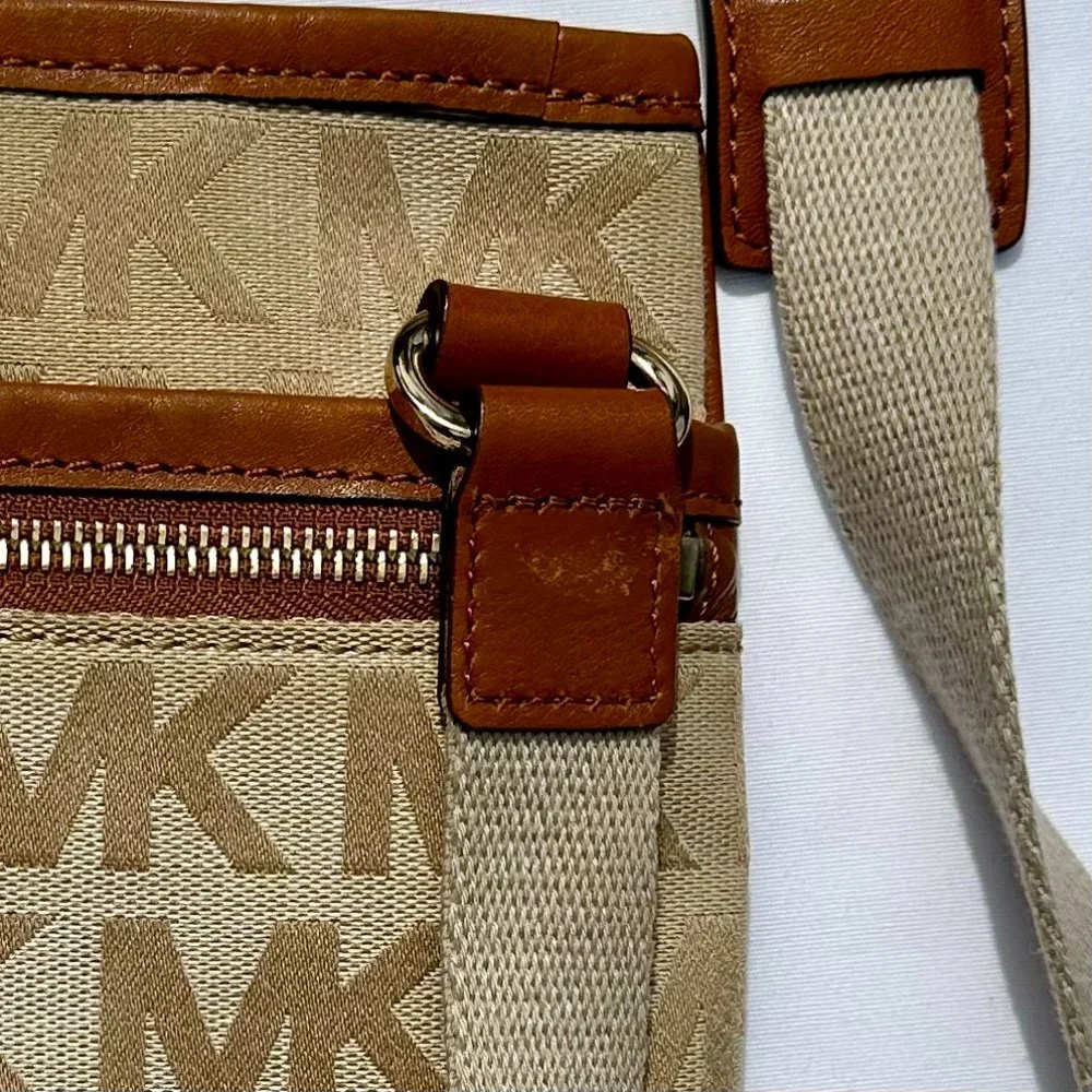 MK MICHAEL Michael Kors Signature Fabric Brown Leather Crossbody Y2K Swingpack